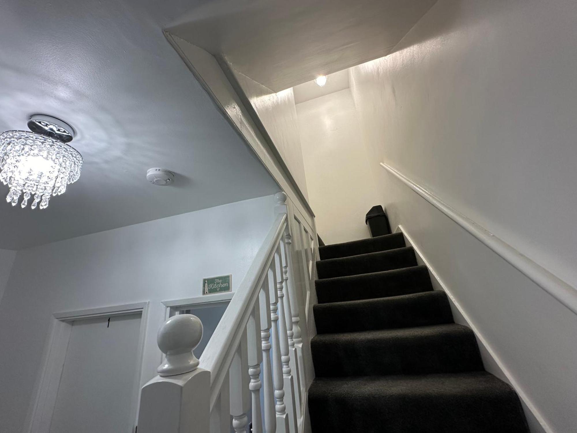 4Th Studio Flat With Private Own Bathroom A London Luxury Family Home Setup And Furnished With Double Bed Plus A Double Futon-Sofa Bed A Single Futon Bed A Baby Cot And Garden And Free Parking Eksteriør bilde